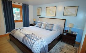 Mossy Hill Suite